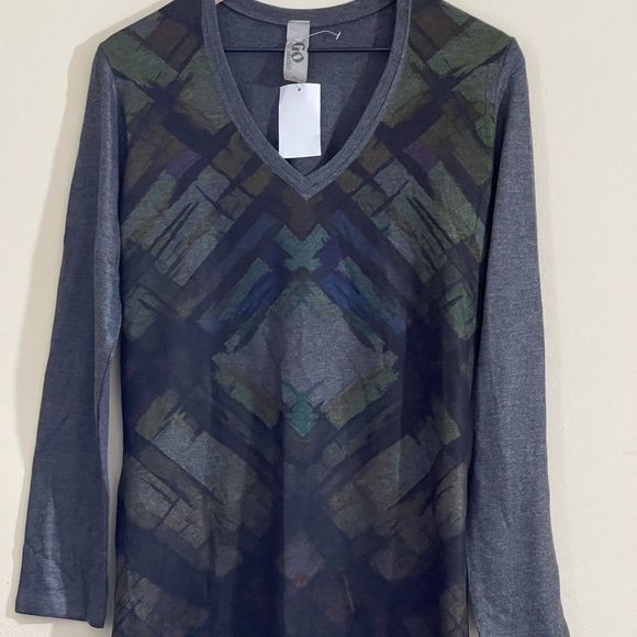 Go Couture Printed V-Neck Sweater Size Large - Picture 1 of 9